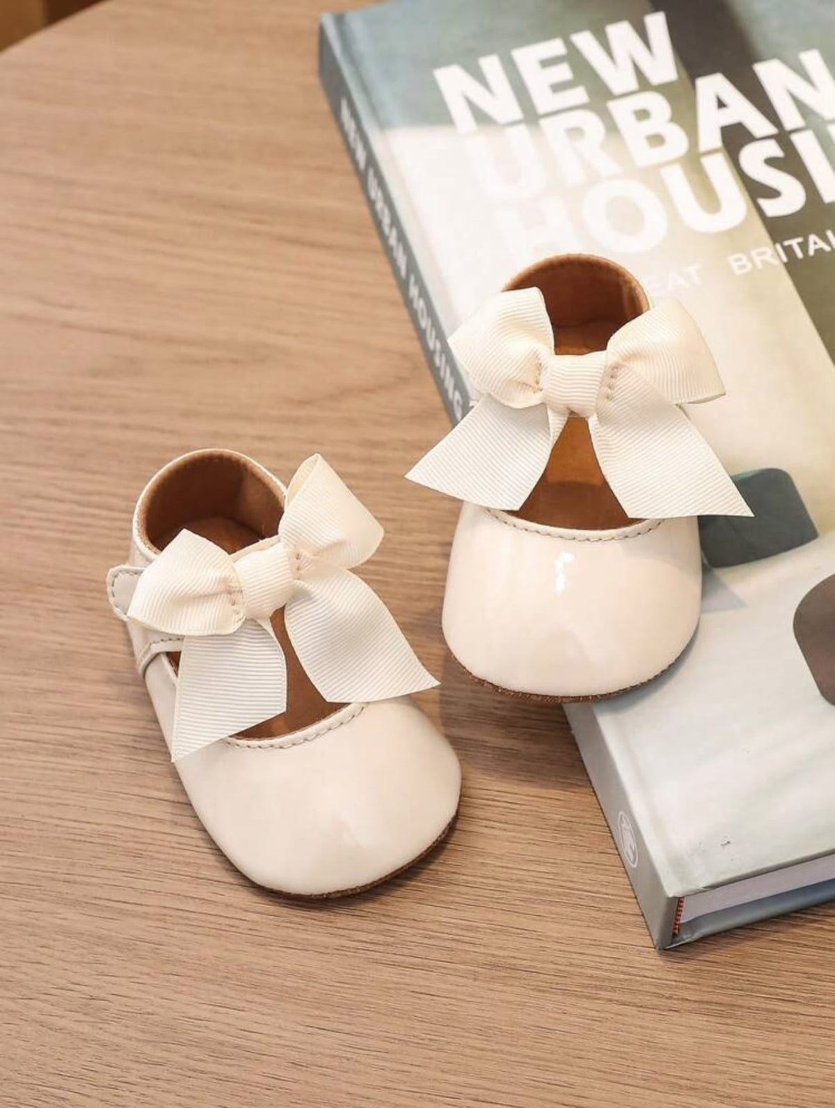 Cream Bow First Walking Shoes