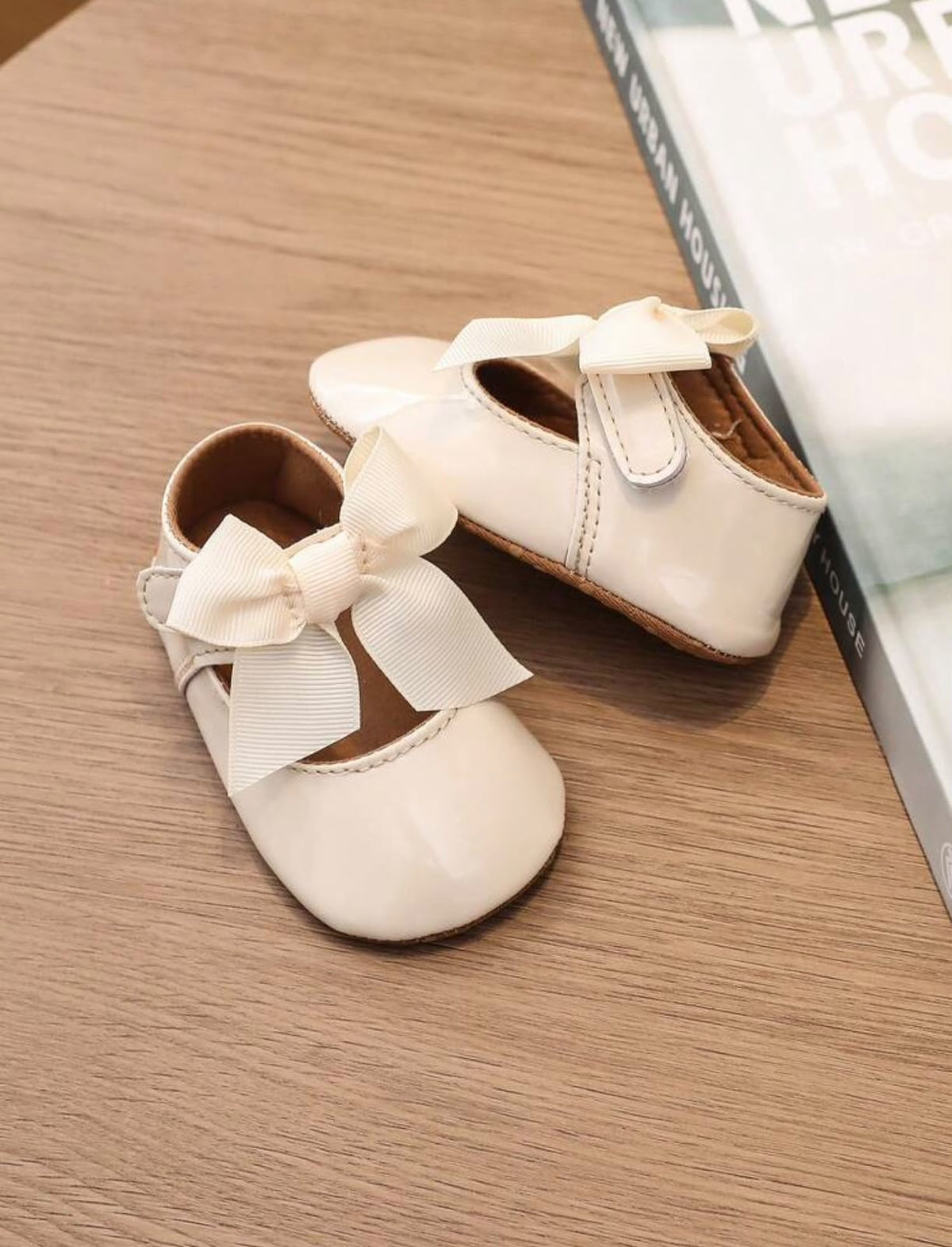 Cream Bow First Walking Shoes